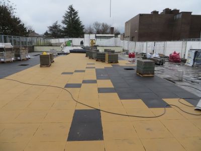 Rénovation de la toiture-terrasse d’un hôpital psychiatrique à Liège avec dalles Drenoliet®